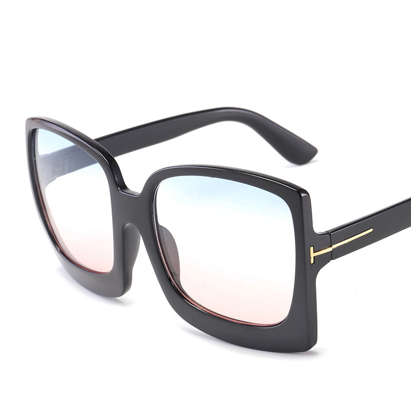 Trendy Women's Oversized Sunglasses - UV Protection