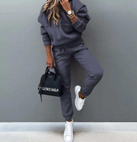 Ensemble Sweat à Capuche et Jogging Femme | Tenue de Sport Élégante pour Modes de Vie Actifs