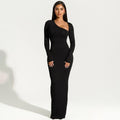 Robe ajustée à manches longues et col en diagonale