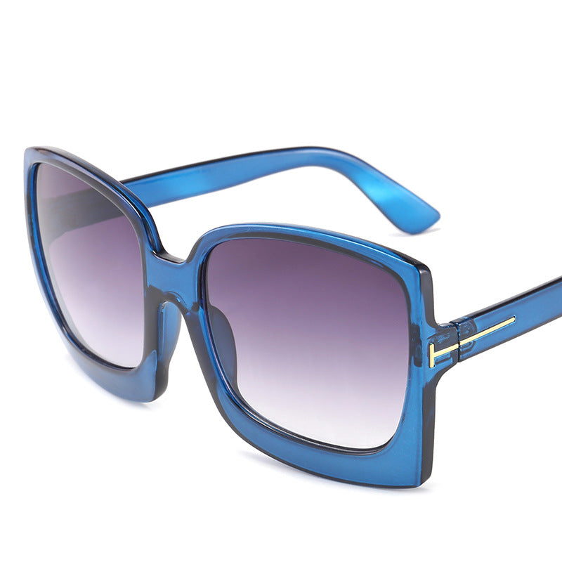 Trendy Women's Oversized Sunglasses - UV Protection