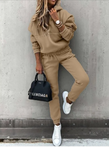 Ensemble Sweat à Capuche et Jogging Femme | Tenue de Sport Élégante pour Modes de Vie Actifs