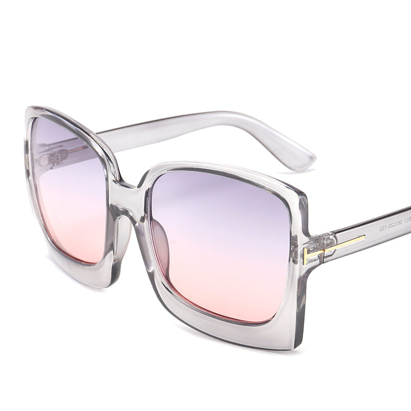 Trendy Women's Oversized Sunglasses - UV Protection